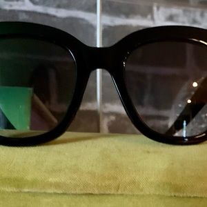 Authentic  Gucci sunglasses